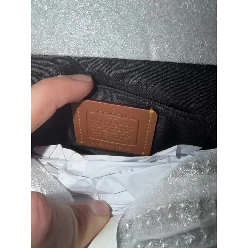 NWT B7-013 Coach Rainer Crossbody Bag 18 With Pocket In Loved Leather CEO25